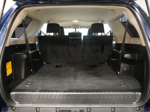 Used 2018 Toyota 4Runner SR5 AWD/4WD image 17