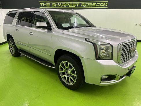Used 2016 GMC Yukon XL Denali AWD/4WD image 2