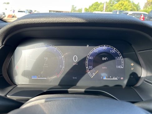 New 2024 Jeep Grand Cherokee Altitude image 13