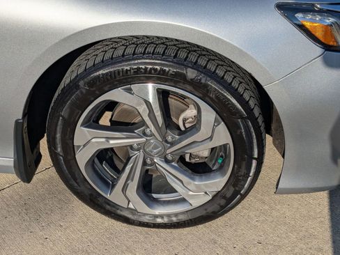 Used 2018 Honda Accord EX image 28