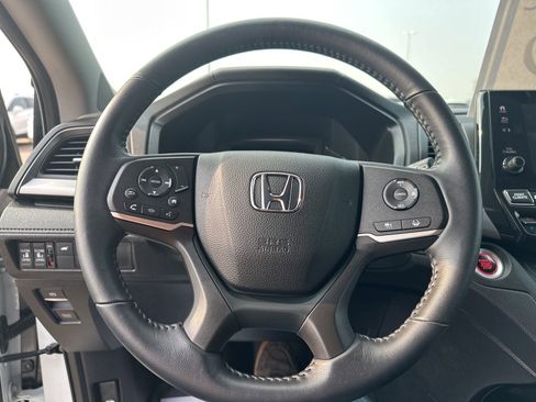 Used 2023 Honda Odyssey EX-L image 14