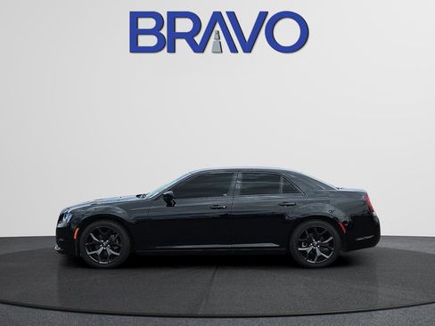 Used 2022 Chrysler 300 Touring w/ Sport Appearance Package RWD image 6