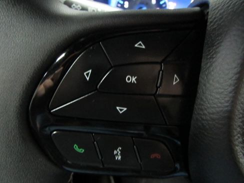 Used 2025 Chrysler Pacifica Limited FWD image 15