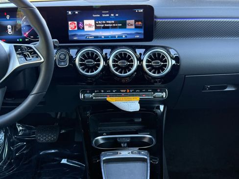 Certified 2025 Mercedes-Benz CLA 250 4MATIC image 13