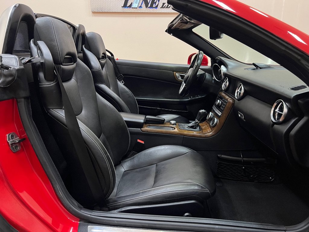 Used 2016 Mercedes-Benz SLK 350 image 27