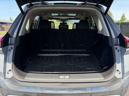 Used 2021 Nissan Rogue SL FWD image 22