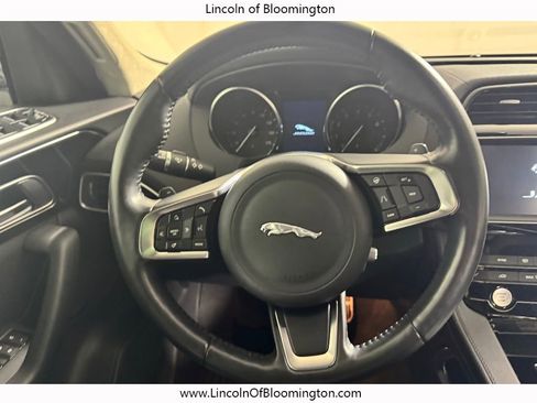 Used 2019 Jaguar F-PACE Prestige image 21