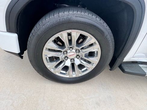 Used 2021 GMC Sierra 1500 Denali w/ Driver Alert Package II image 9