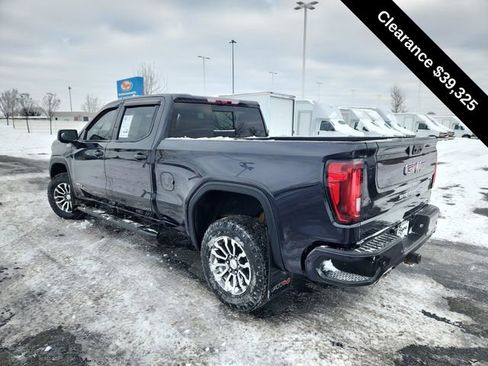 Used 2022 GMC Sierra 1500 AT4 w/ Technology Package AWD/4WD image 7