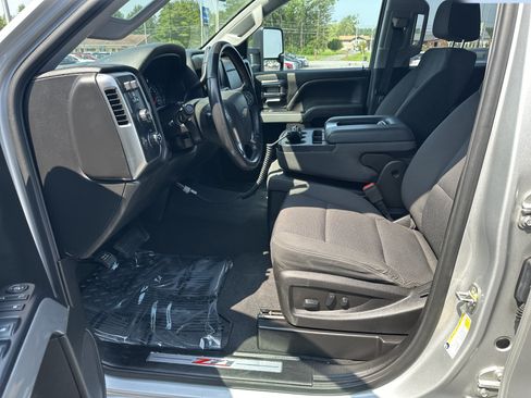 Used 2019 Chevrolet Silverado 2500 LT w/ LT Convenience Package AWD/4WD image 14