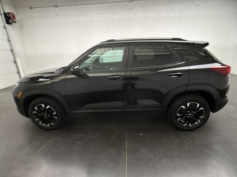 Used 2023 Chevrolet TrailBlazer LT AWD/4WD image 5