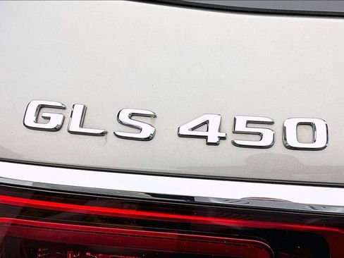 Used 2023 Mercedes-Benz GLS 450 4MATIC image 33