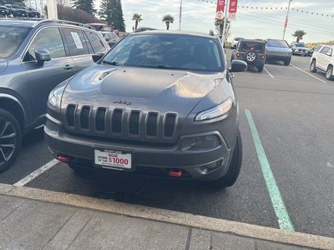 Used 2018 Jeep Cherokee Trailhawk w/ Cold Weather Group image 3