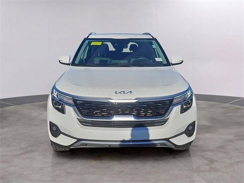 Certified 2023 Kia Seltos EX image 2