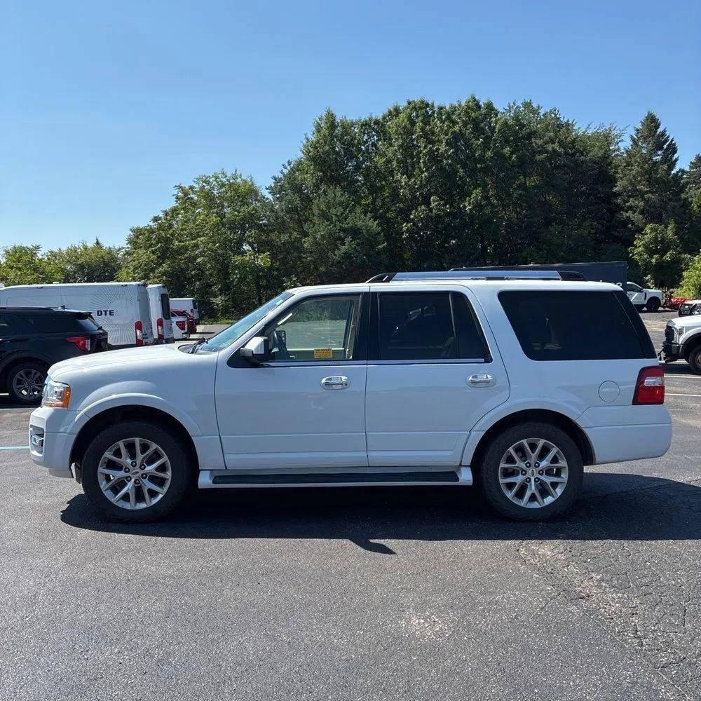 Used 2016 Ford Expedition Limited AWD/4WD image 3