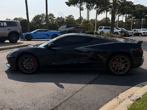 Used 2023 Chevrolet Corvette Stingray Premium Cpe w/ Z51 Performance Package RWD image 9