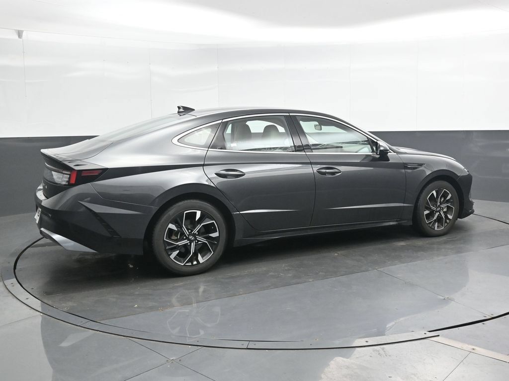 Certified 2025 Hyundai Sonata SEL FWD image 3