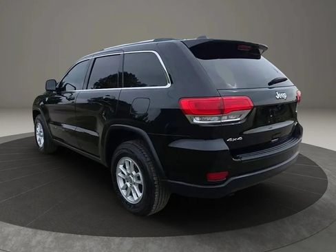 Used 2019 Jeep Grand Cherokee Laredo AWD/4WD image 4