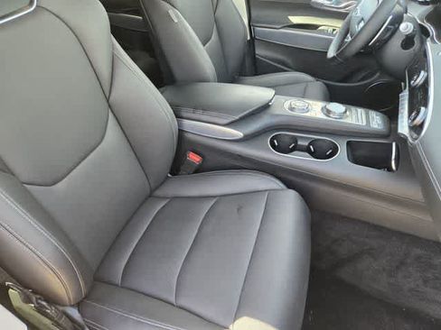 Used 2023 Genesis GV70 2.5T w/ Select Package AWD/4WD image 14