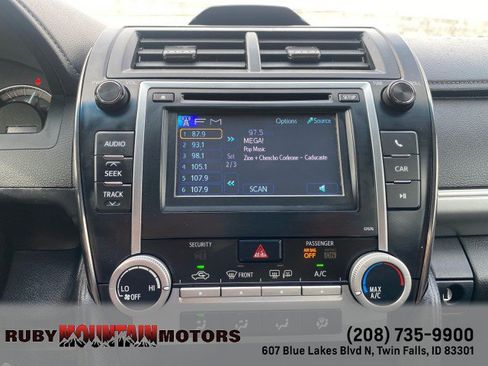 Used 2013 Toyota Camry SE w/ Preferred Accessory Pkg FWD image 22