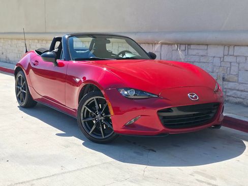 Used 2017 MAZDA MX-5 Miata Sport RWD image 1