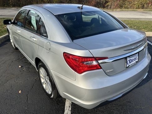 Used 2011 Chrysler 200 Touring image 20