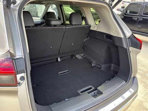 Used 2023 Nissan Rogue Platinum w/ Platinum Premium Package image 31