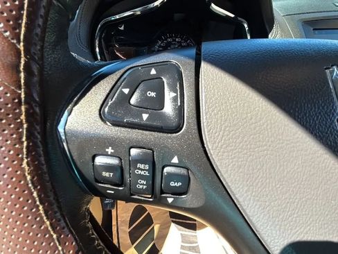 Used 2019 Lincoln MKT AWD image 18