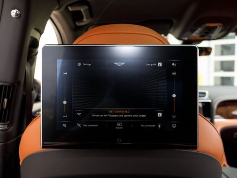 Certified 2023 Bentley Bentayga Extended Wheelbase AWD/4WD image 50
