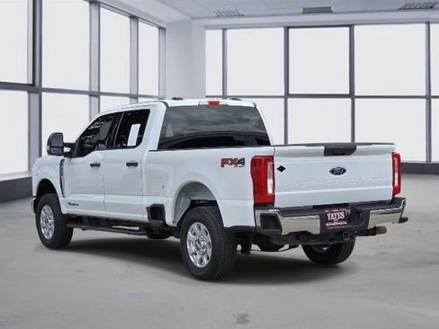 Used 2023 Ford F250 XLT w/ FX4 Off-Road Package AWD/4WD image 4