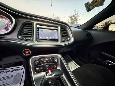 Used 2015 Dodge Challenger SRT w/ Technology Group image 19