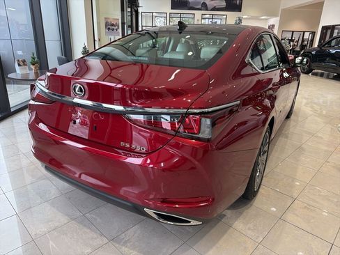 New 2025 Lexus ES 350 Ultra Luxury image 5