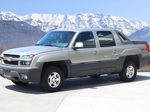 Used 2003 Chevrolet Avalanche 4x4 image 2