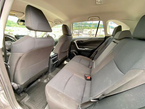 Used 2019 Toyota RAV4 LE w/ All Weather Liner Package AWD/4WD image 11