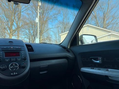 Used 2012 Kia Soul + image 10