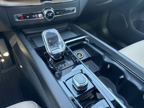 New 2026 Volvo XC60 B5 Plus w/ Climate Package AWD/4WD image 27