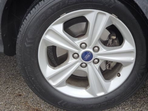 Used 2015 Ford Escape SE image 6