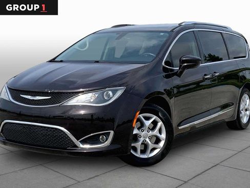 Used 2017 Chrysler Pacifica Touring-L Plus w/ Tire & Wheel Group FWD image 1