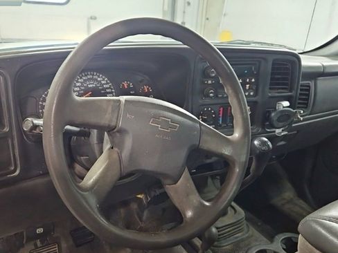 Used 2006 Chevrolet Silverado 3500 LS w/ Skid Plate Package AWD/4WD image 3