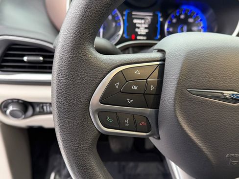 Used 2017 Chrysler Pacifica LX w/ Tire & Wheel Group image 16