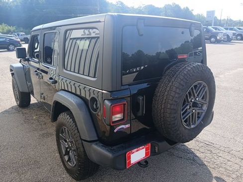 Used 2024 Jeep Wrangler Unlimited Sport AWD/4WD image 6