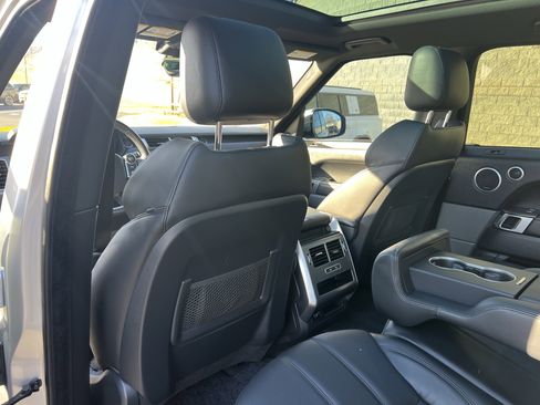 Used 2017 Land Rover Range Rover Sport SE image 34
