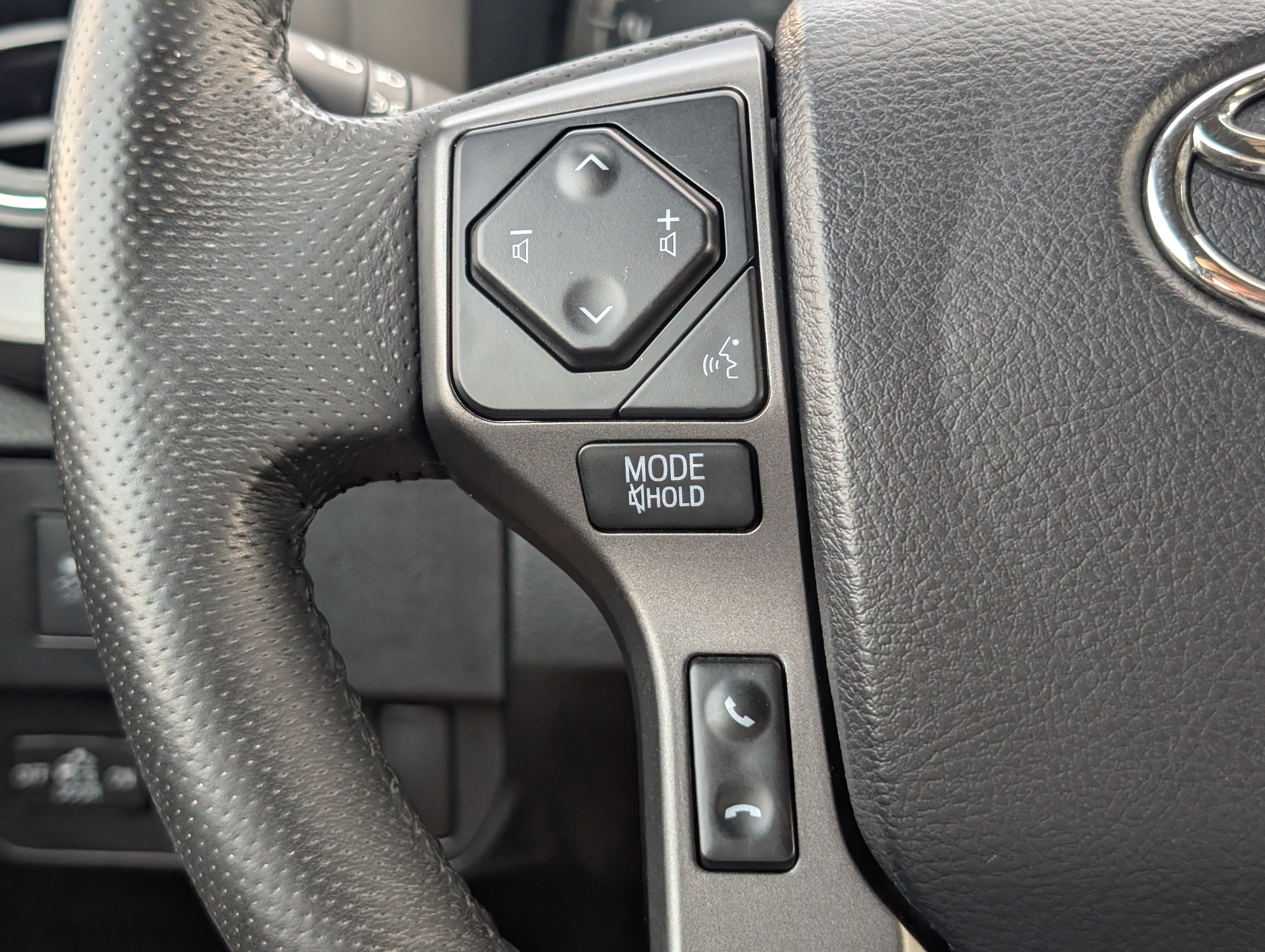 Used 2021 Toyota Tacoma TRD Sport AWD/4WD image 15