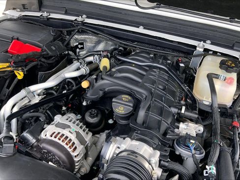 Used 2024 Jeep Wrangler Unlimited Rubicon AWD/4WD image 32