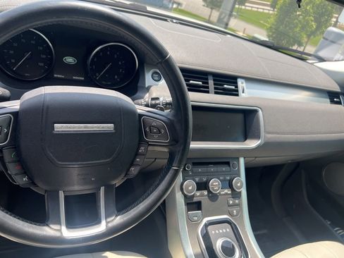 Used 2017 Land Rover Range Rover Evoque SE AWD/4WD image 7