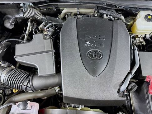 Used 2022 Toyota Tacoma TRD Off-Road w/ Technology Package image 28