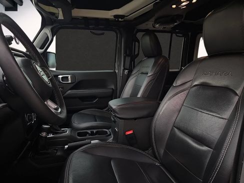 Used 2019 Jeep Wrangler Unlimited Sahara AWD/4WD image 13