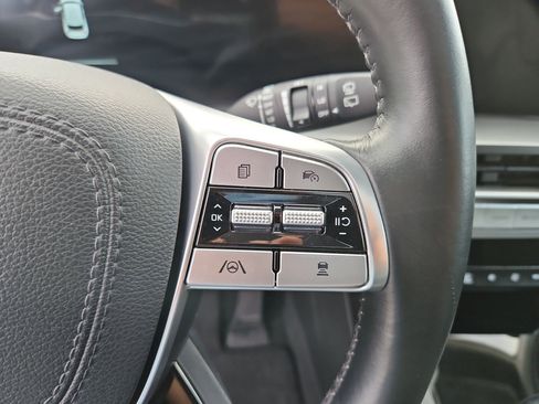 Used 2025 Kia Telluride S image 19