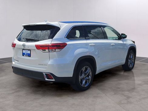 Used 2019 Toyota Highlander Limited Platinum AWD/4WD image 4