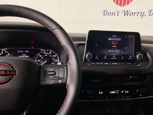 Used 2025 Nissan Rogue SV image 25